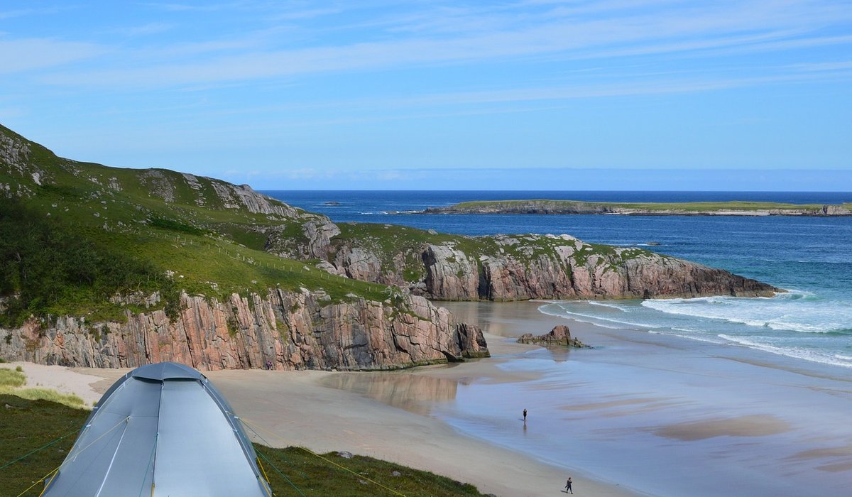 Reading Weather Forecasts Before a Coastal Walk